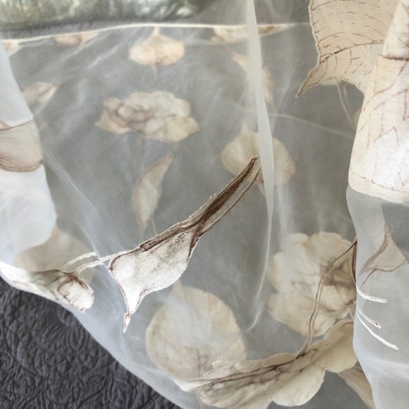 Sheer Table Cloth from France - Picture 12 of 14